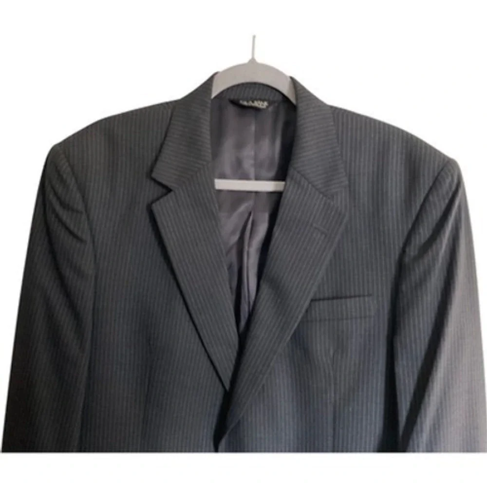 JoS A BANK Mens Charcoal Pinstripe Blazer Suit Jacket 2 Button Classic Fit - Picture 9 of 12